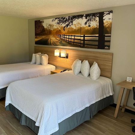 Days Inn By Wyndham קריסטל ריבר מראה חיצוני תמונה