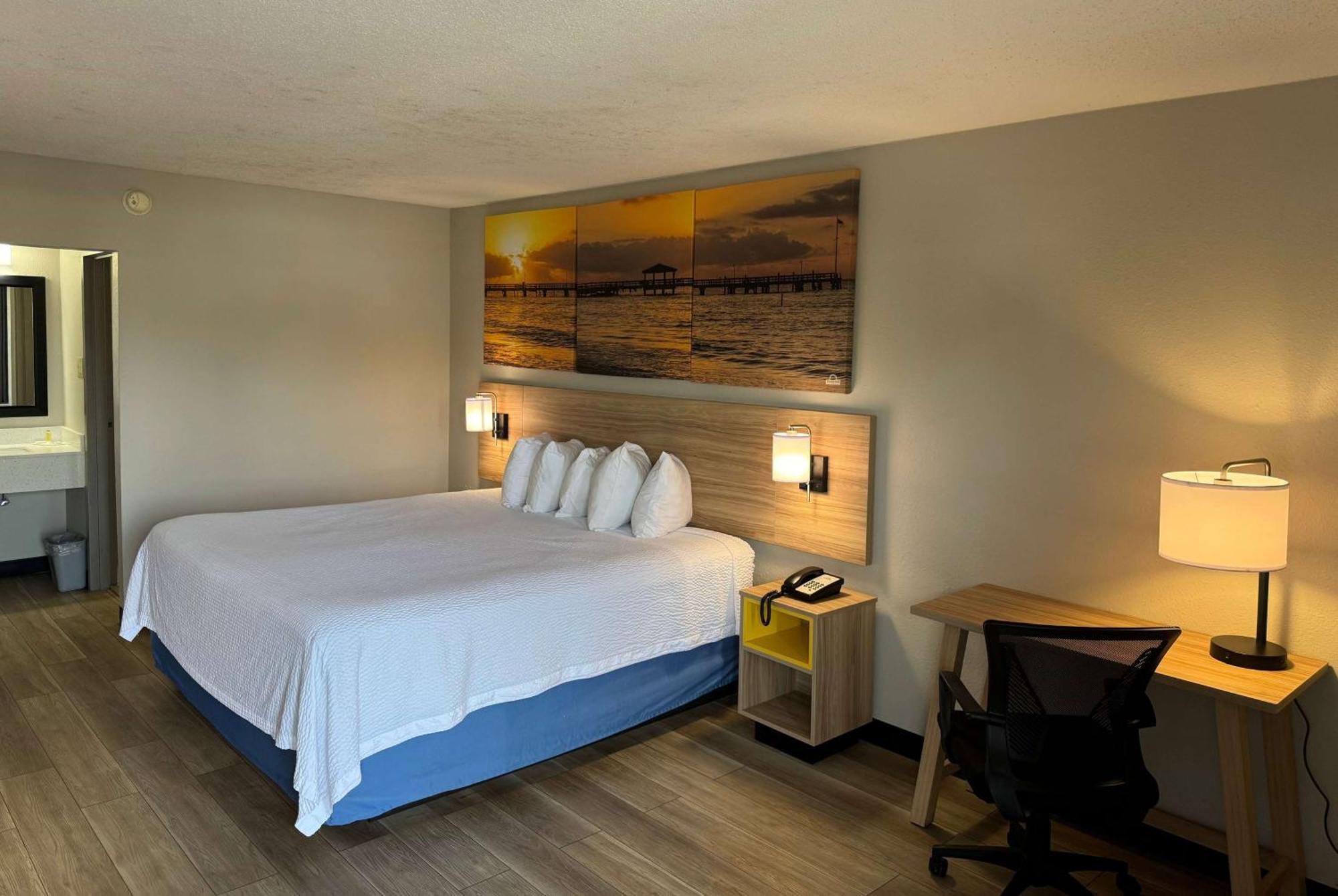 Days Inn By Wyndham קריסטל ריבר מראה חיצוני תמונה